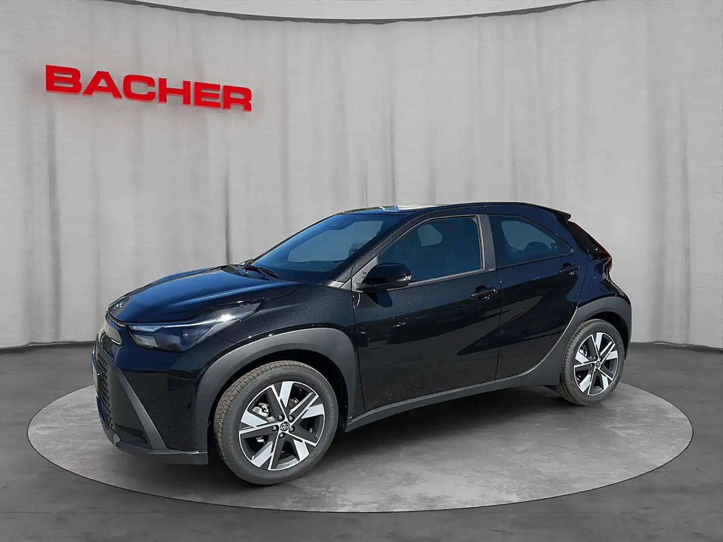 Toyota Aygo X 1,5 Hybrid Schwarz - 1