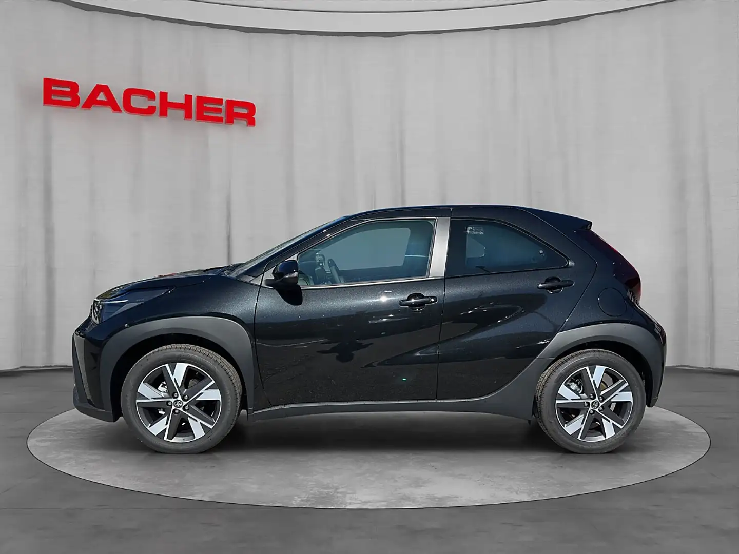 Toyota Aygo X 1,5 Hybrid Schwarz - 2