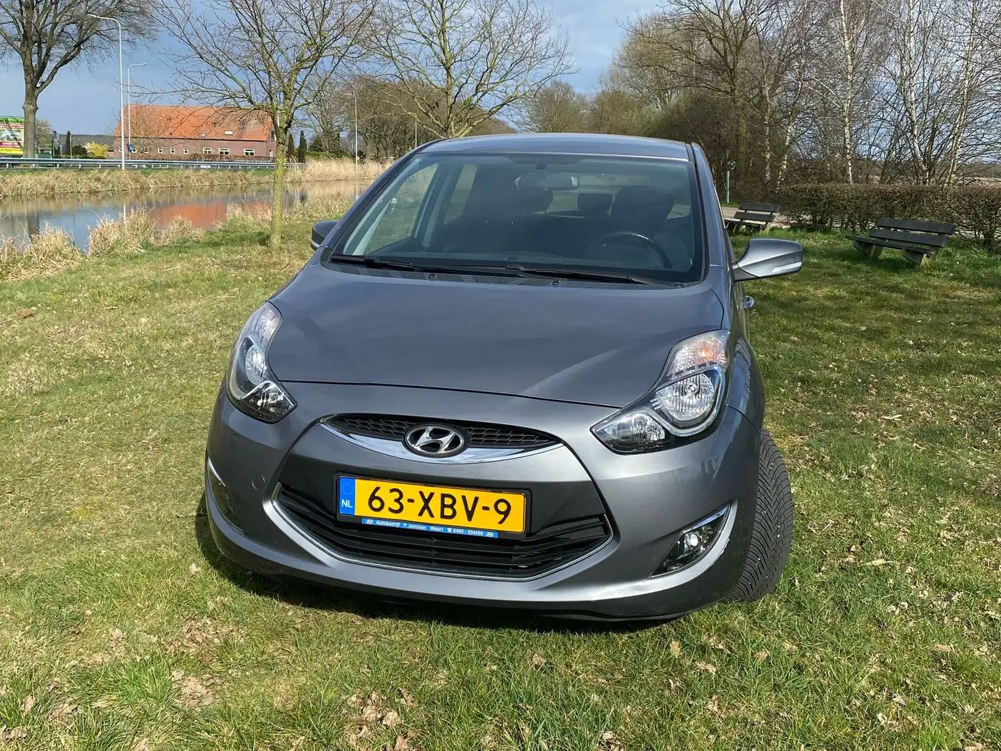 Hyundai iX20 iX20 1.4i i-Motion Grijs - 2