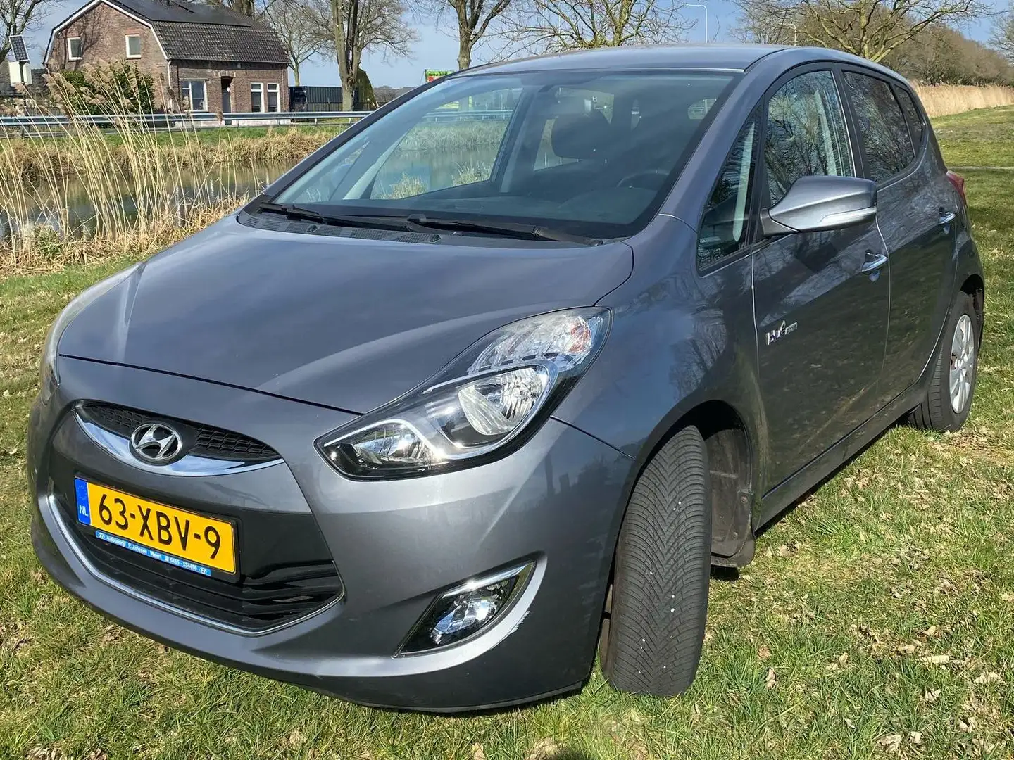 Hyundai iX20 iX20 1.4i i-Motion Grijs - 1