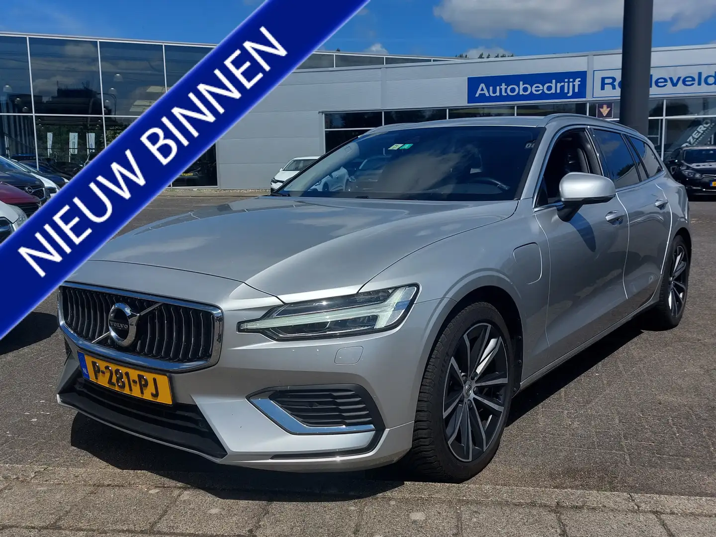 Volvo V60 2.0 T6 Recharge AWD Business Pro | Navi | Apple Ca Grijs - 1