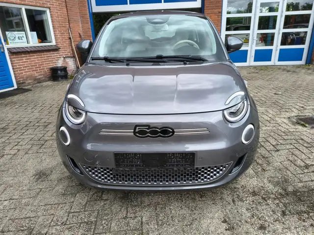 Fiat 500 view 3