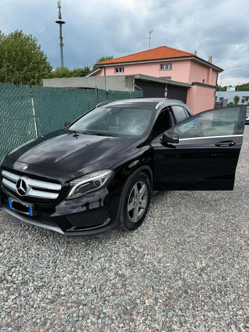 Mercedes-Benz GLA 200 d (cdi) Premium auto - 1