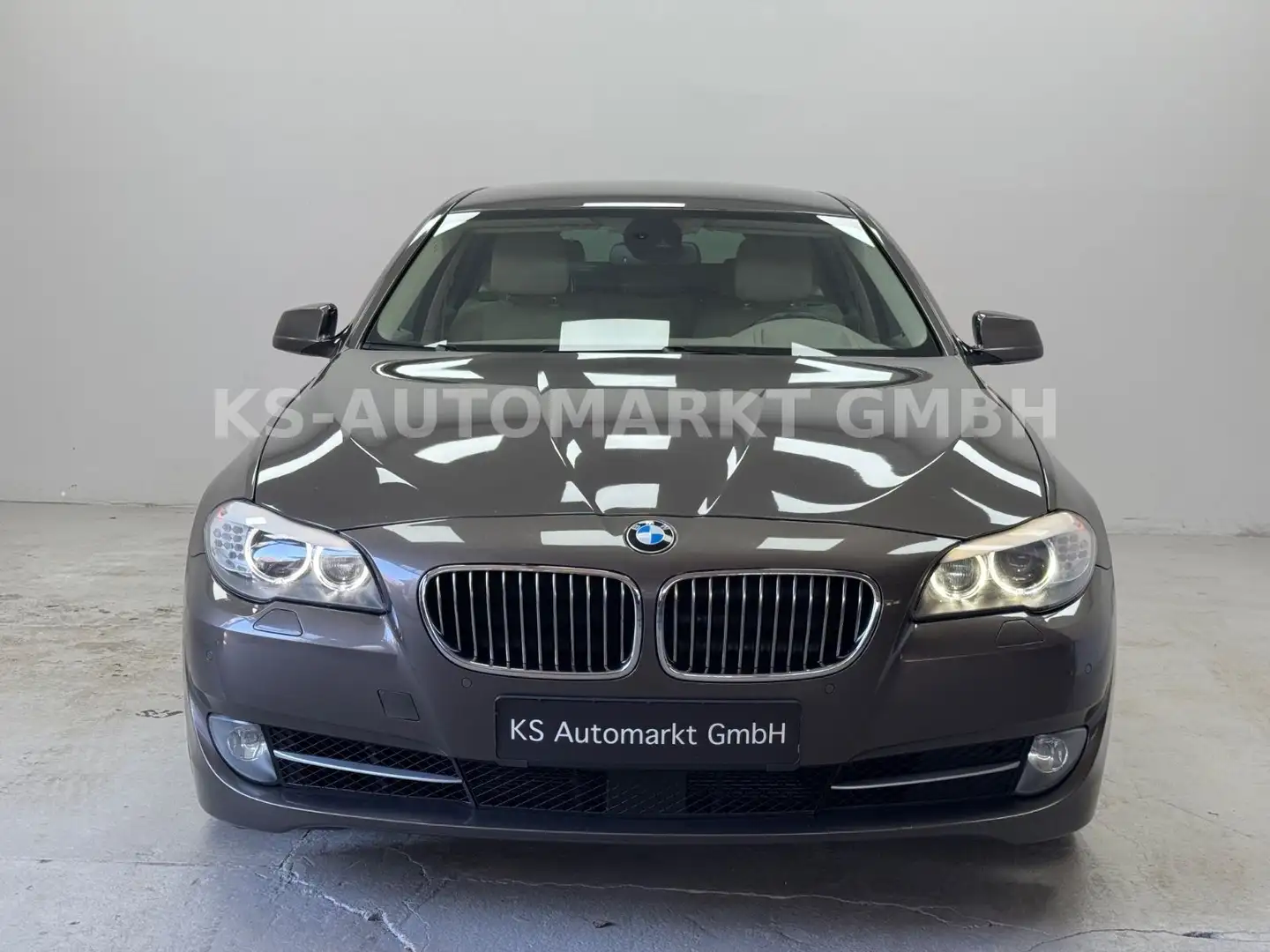 BMW 535 i Touring*Shadow*Navi*Leder*Head-Up*PDC*AHK* - 2