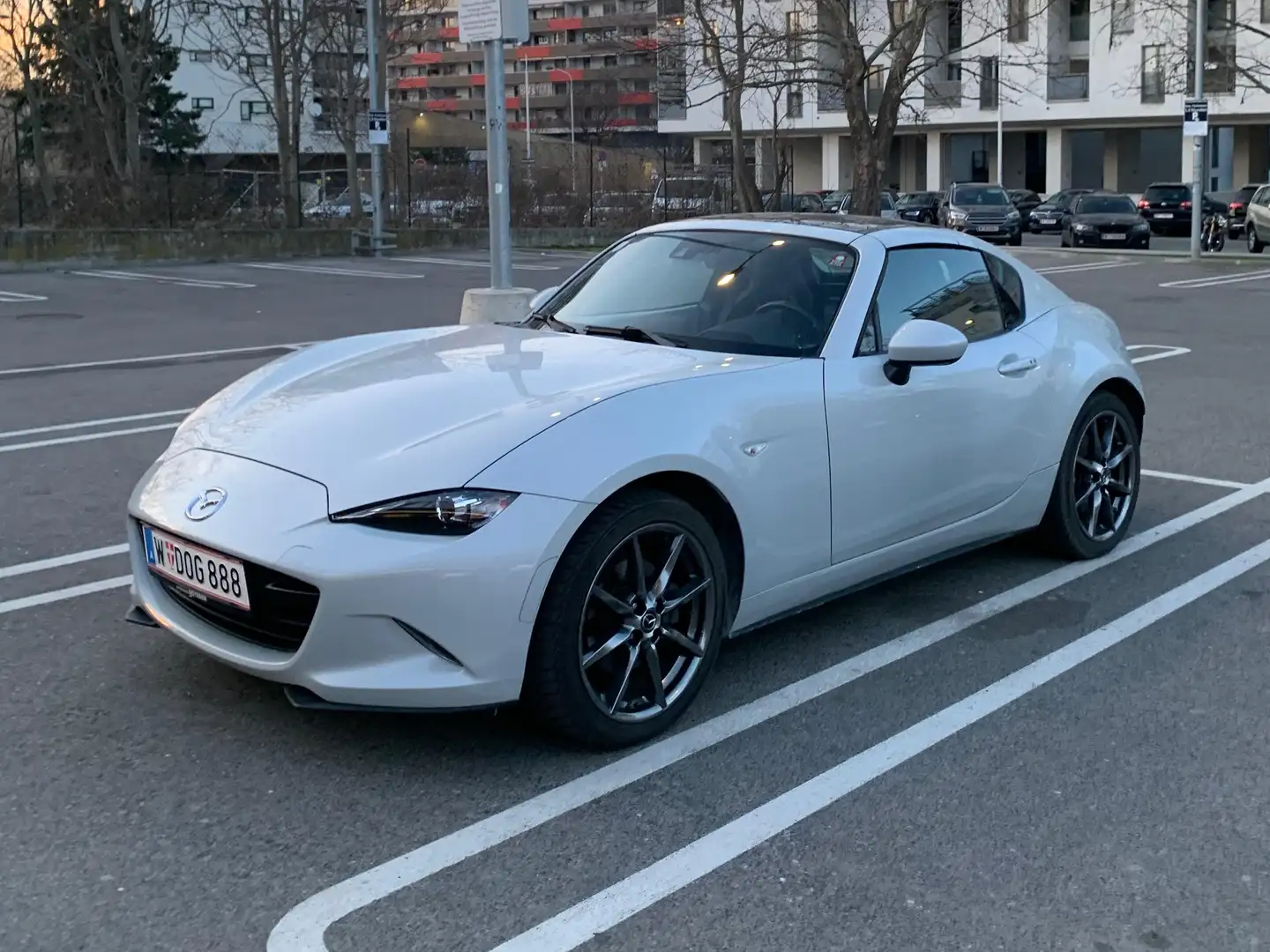 Mazda MX-5 MX-5 RF G160 Revolution Top Revolution Top Silber - 1