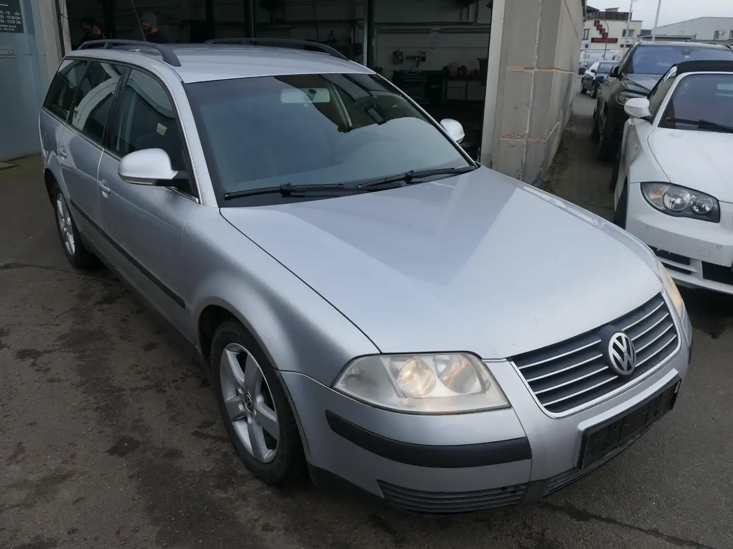 Volkswagen Passat 1.9 TDI Variant Komb Automatik Klima HU/AU 11/2024 Silber - 2