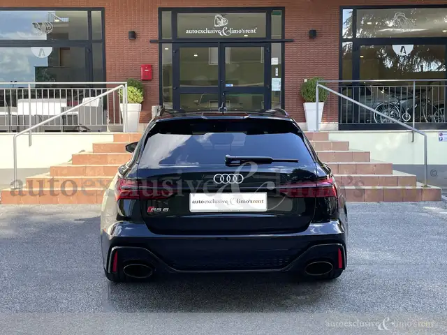 Audi RS6 view 4