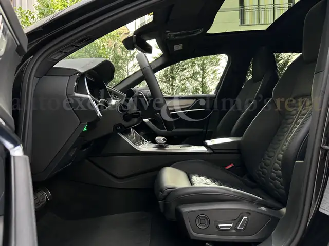 Audi RS6 view 7