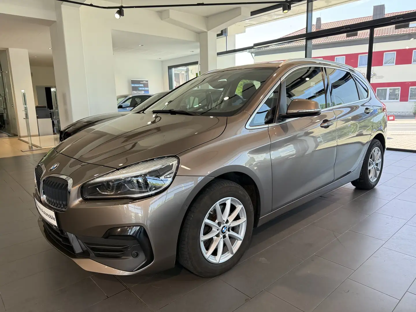 BMW 218 d Advantage DAB LED Pano.Dach Navi Klimaaut. Beige - 2