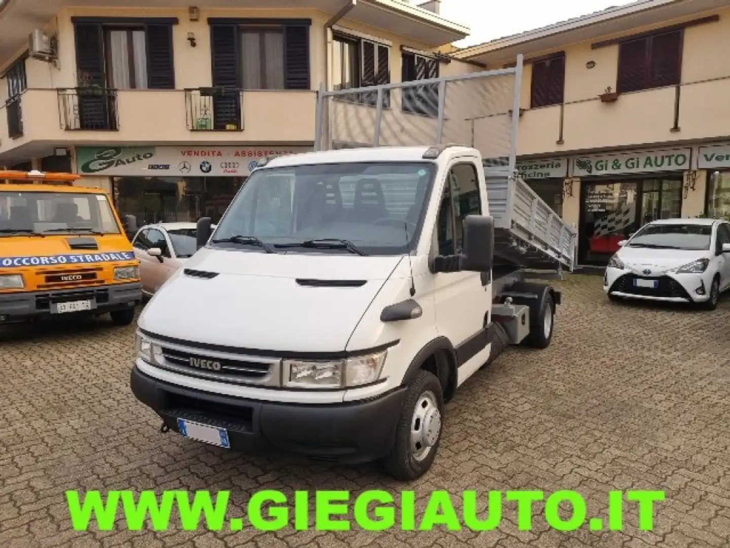 Iveco Daily 35C13 RIBALTABILE TRILATERALE NUOVO Gris - 1