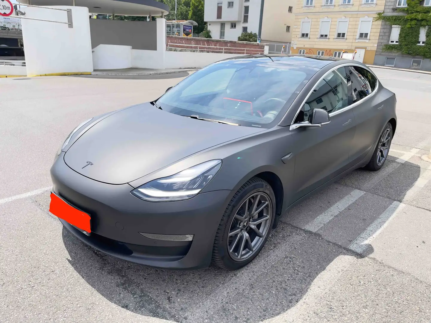 Tesla Model 3 Long Range AWD Schwarz - 2
