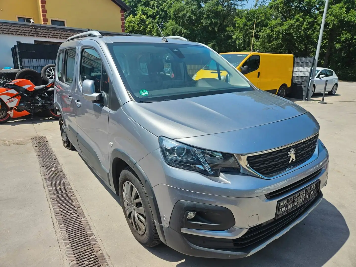 Peugeot Rifter Allure L1 Grau - 2