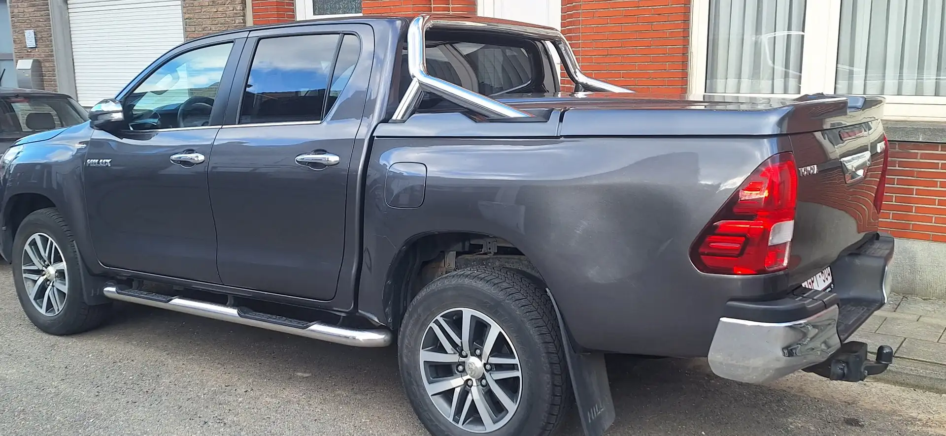 Toyota Hilux 2.4 D-4D 4WD Comfort - 2