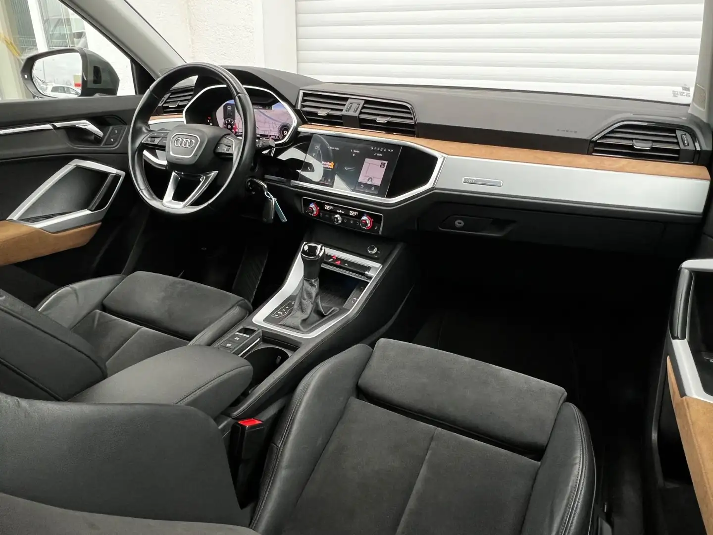 Audi Q3 35 TDI S tronic Virtual Alcantara LED Navi 18 Gris - 2