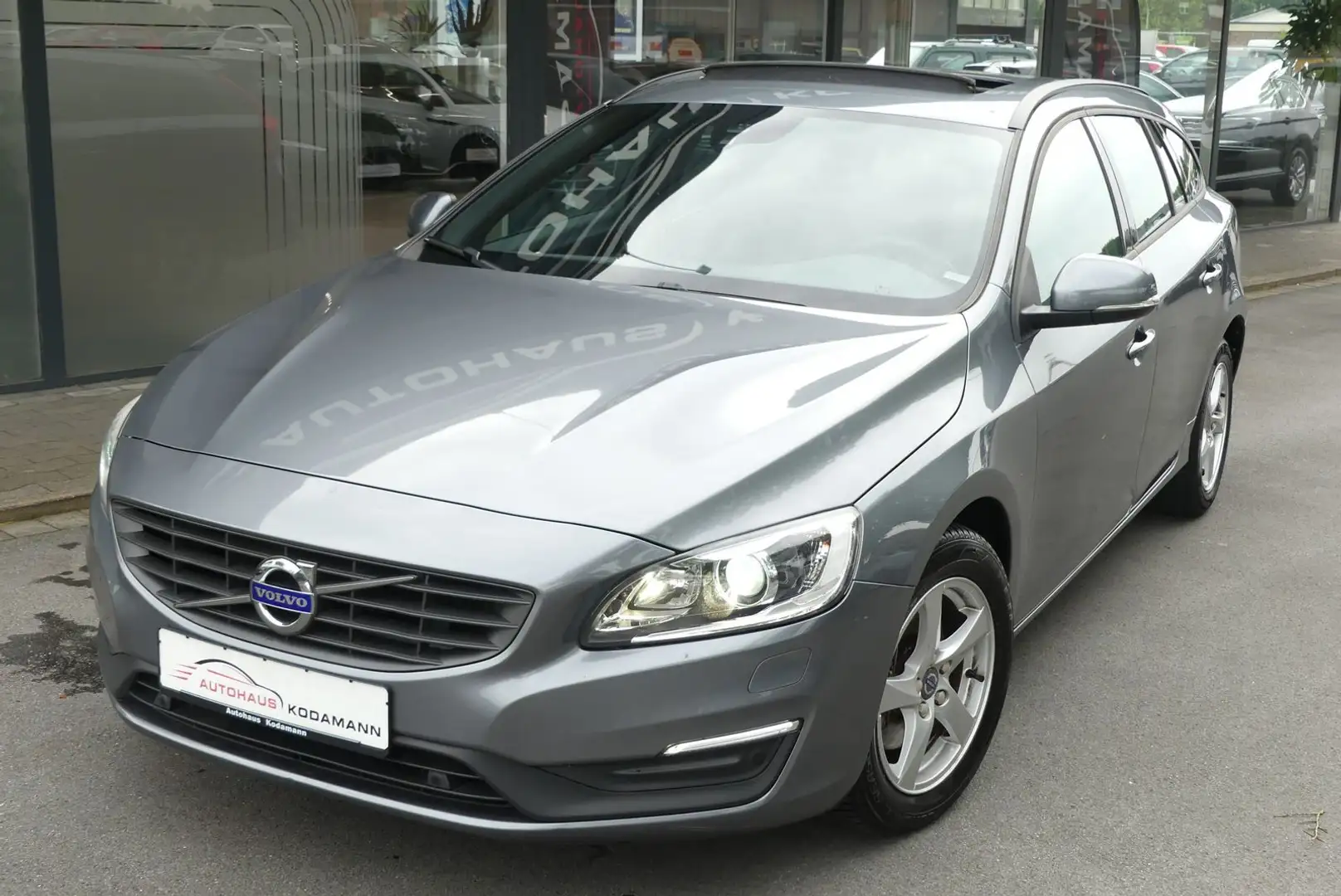 Volvo V60 Linje Business*SHZ*Tempomat*Cam*Schiebedach Сірий - 2