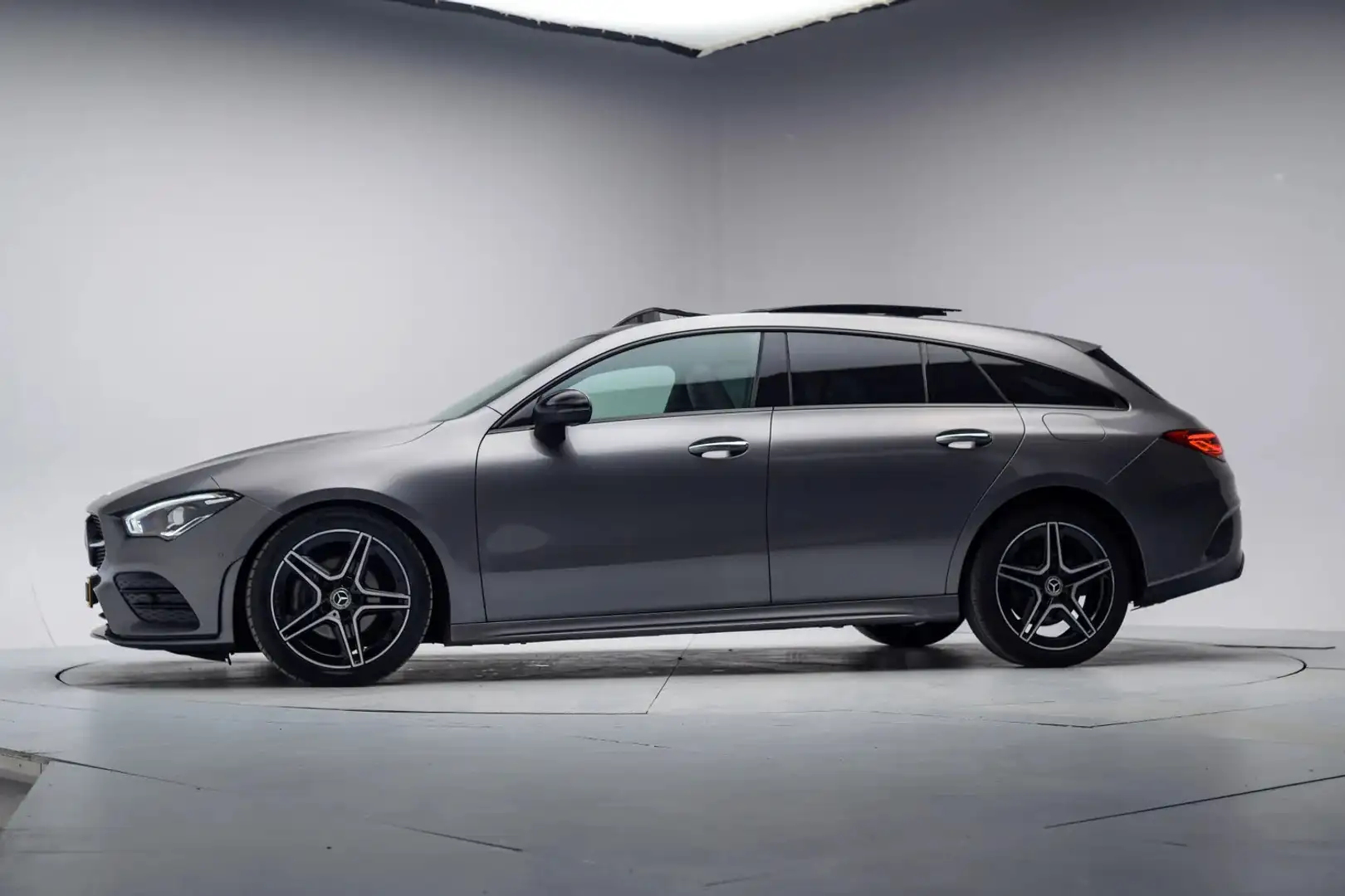 Mercedes-Benz CLA 180 Business Solution AMG Aut. [ Panoramadak Sfeerverl Grijs - 2
