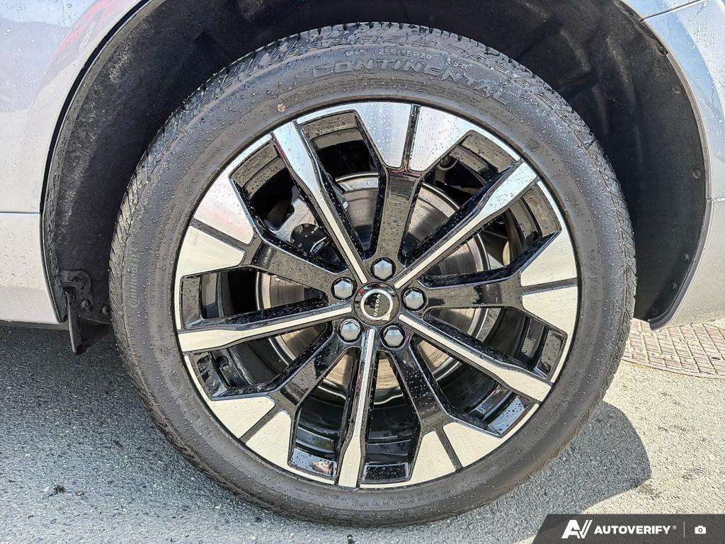 2026 Volvo XC60 T8 AWD Plus Dark Theme thumb 6