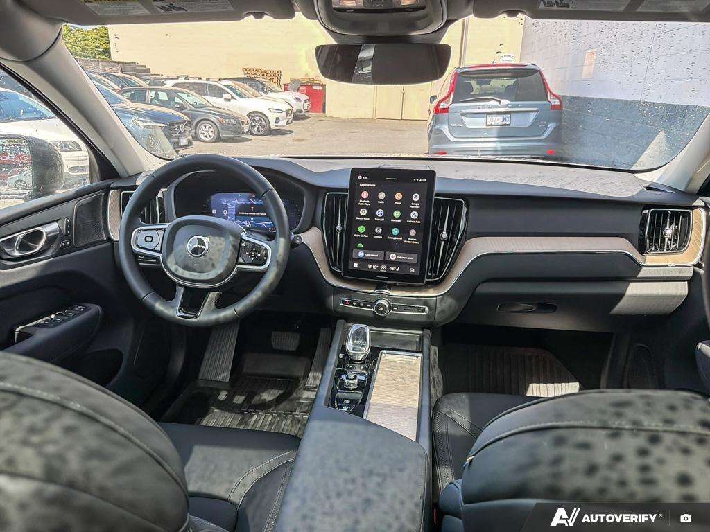 2026 Volvo XC60 T8 AWD Plus Dark Theme thumb 23