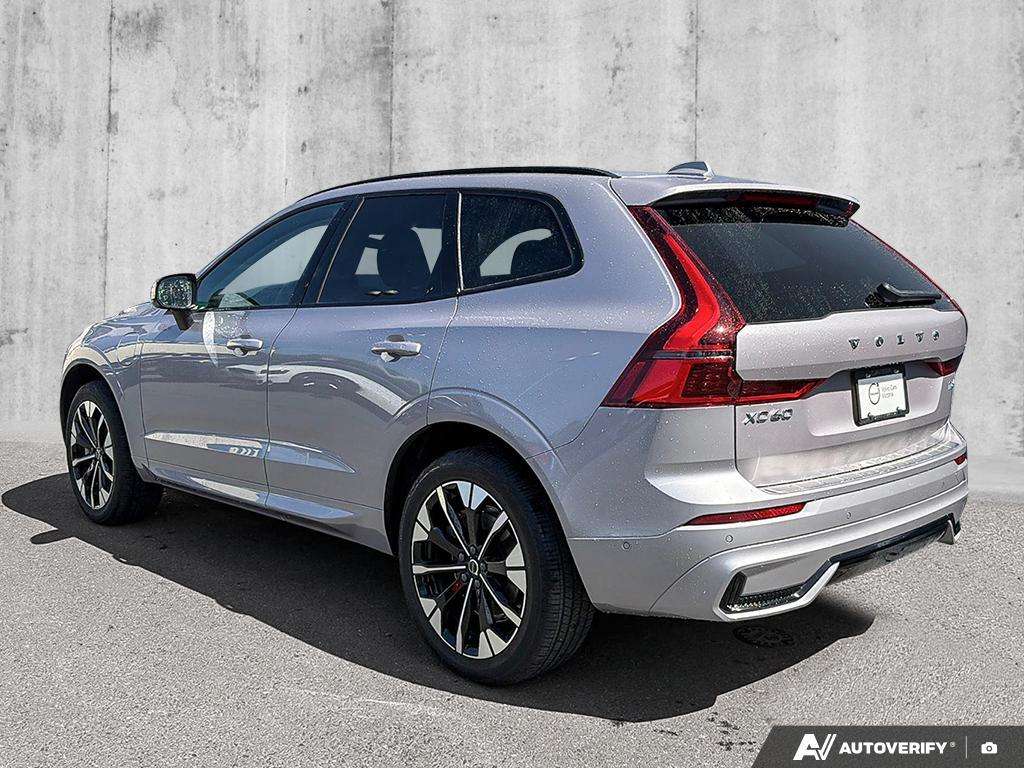 2026 Volvo XC60 T8 AWD Plus Dark Theme alt 4