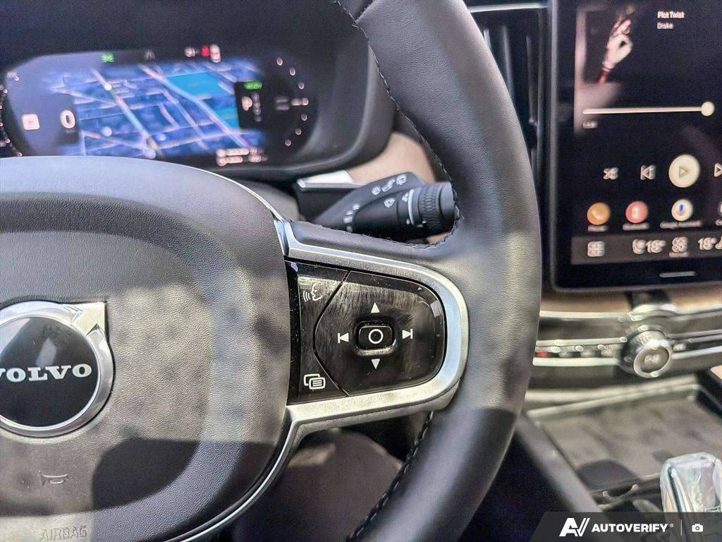 2026 Volvo XC60 T8 AWD Plus Dark Theme thumb 15