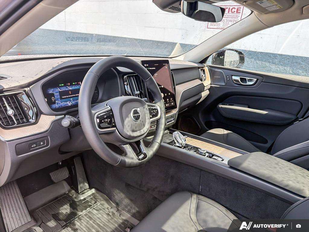 2026 Volvo XC60 T8 AWD Plus Dark Theme thumb 12