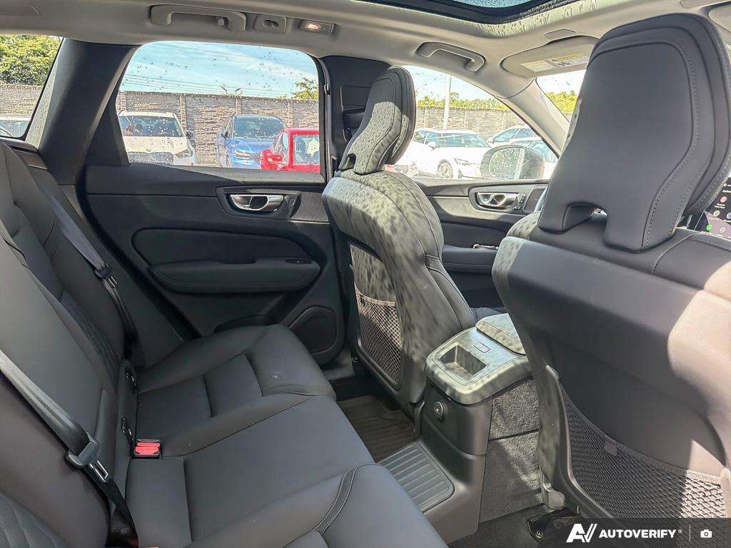 2026 Volvo XC60 T8 AWD Plus Dark Theme thumb 22