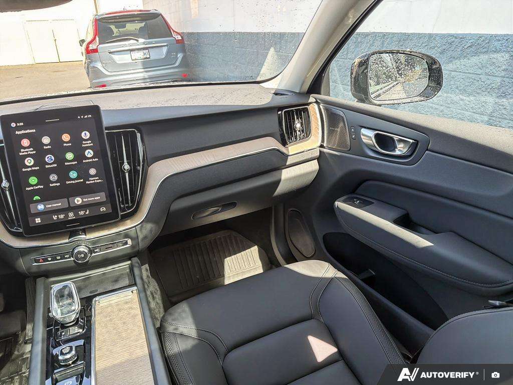 2026 Volvo XC60 T8 AWD Plus Dark Theme thumb 24