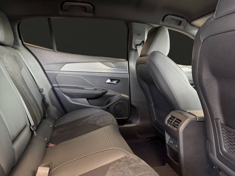 Peugeot 408 GT 1.2 130 EAT8 PureTech PDC/RFK/SHZ/LED/DAB/NAVI — photo 6