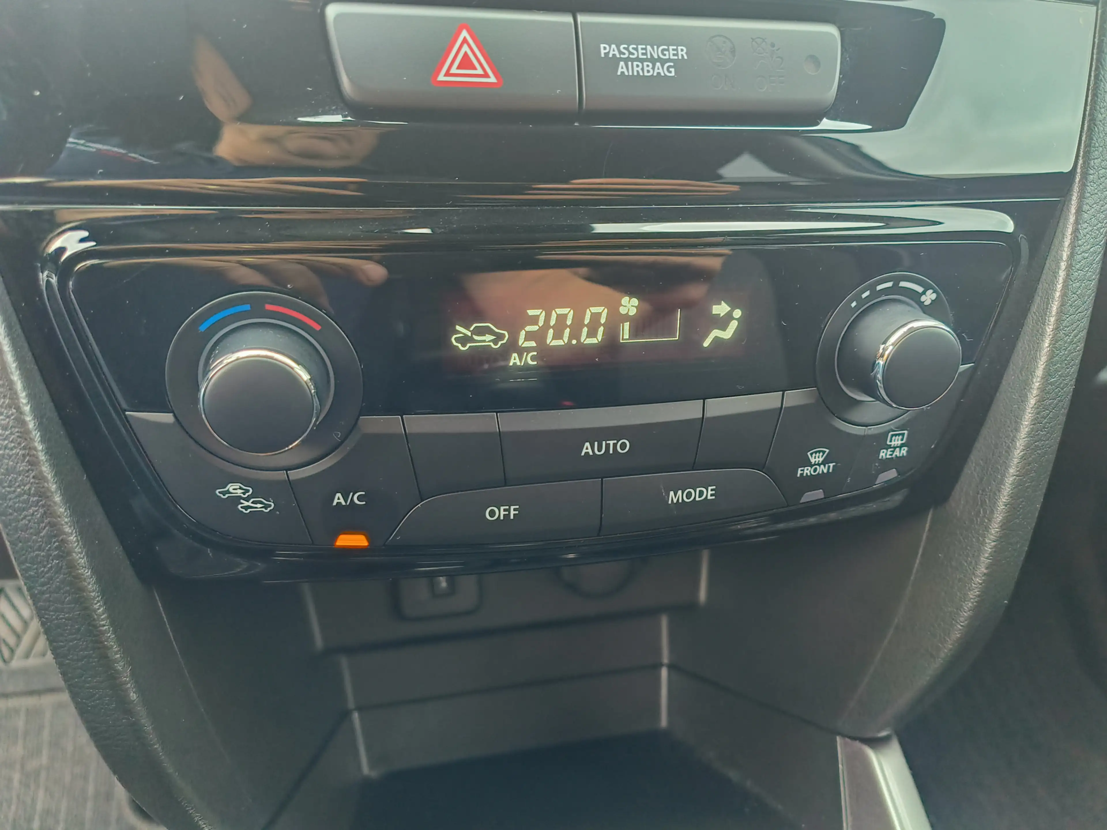 Suzuki Vitara 1.4 Boosterjet Select Rhino Edition Smart Hybrid u — photo 21