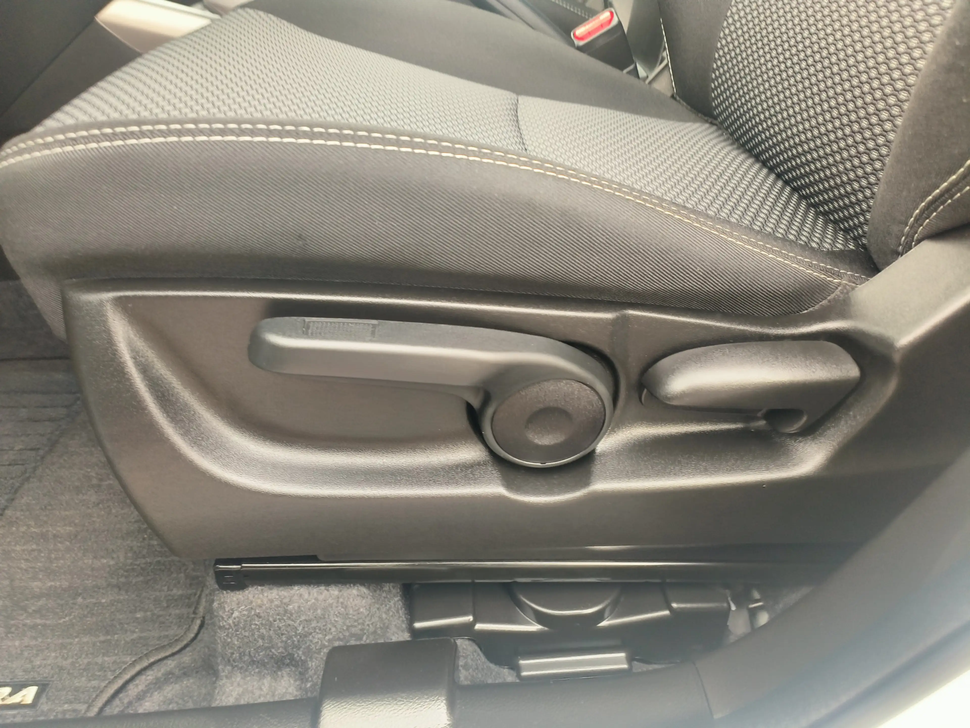 Suzuki Vitara 1.4 Boosterjet Select Rhino Edition Smart Hybrid u — photo 13