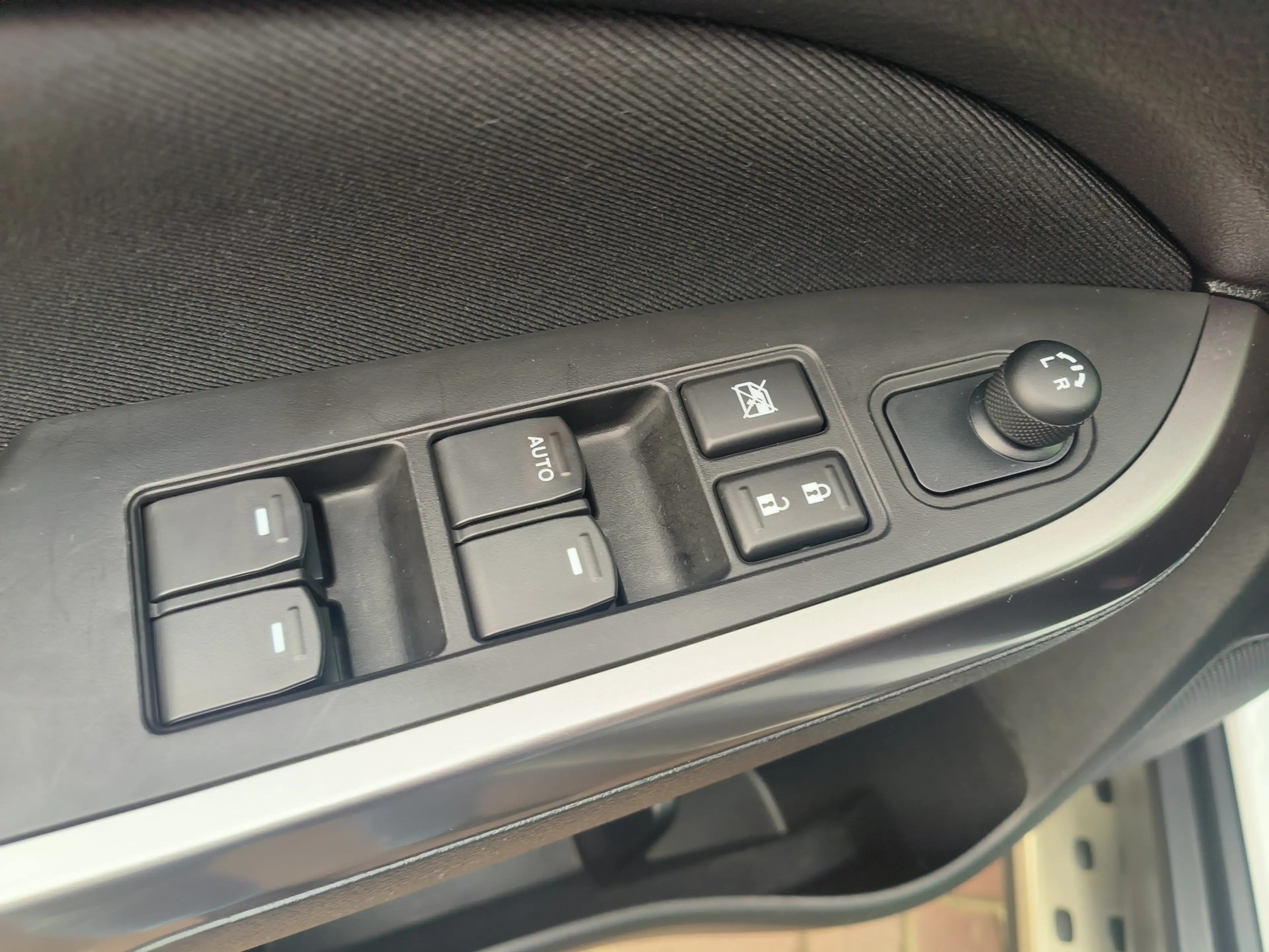 Suzuki Vitara 1.4 Boosterjet Select Rhino Edition Smart Hybrid u — photo 11
