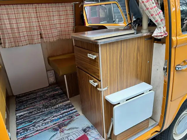 Volkswagen T2 view 15