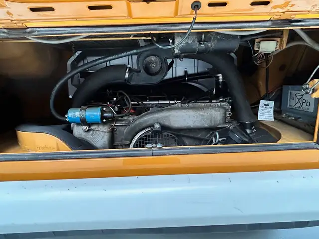 Volkswagen T2 view 11