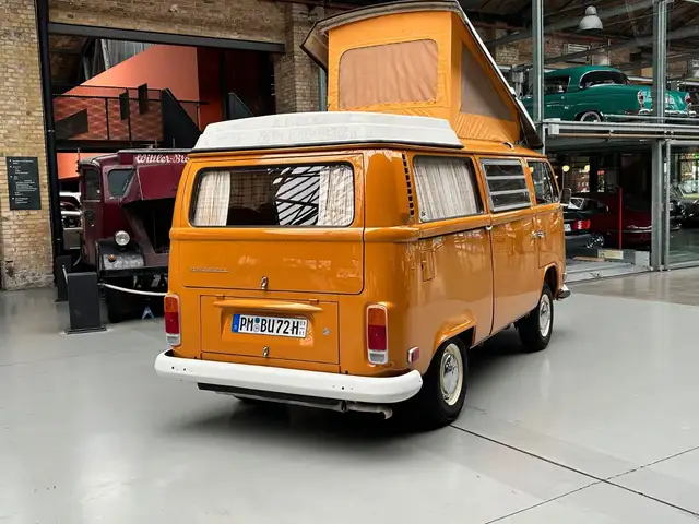 Volkswagen T2 view 7