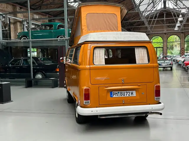 Volkswagen T2 view 8