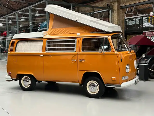 Volkswagen T2 view 3