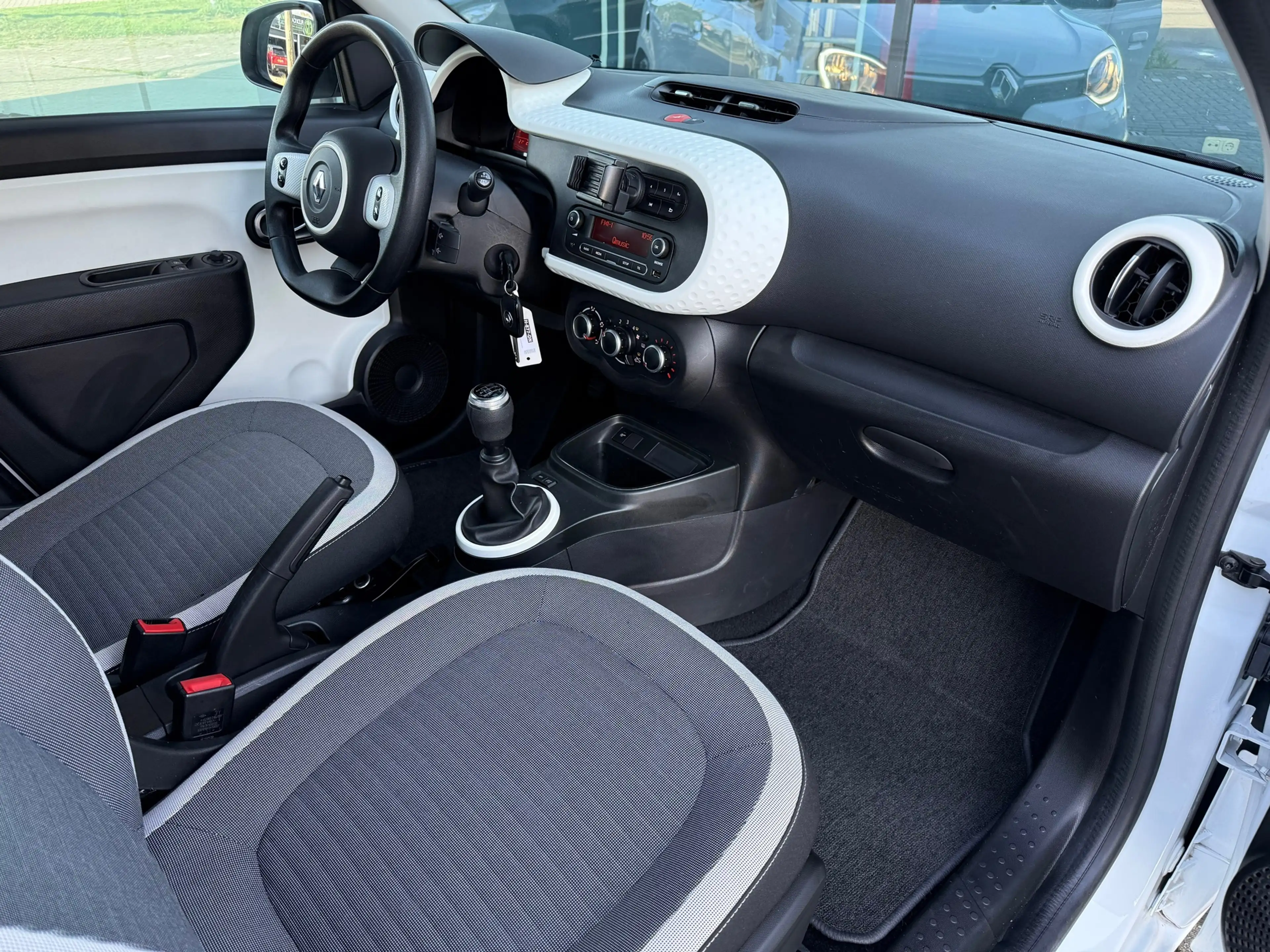 Renault Twingo 1.0 SCe Collection - Airco - Media - Org. NL - lag — photo 18