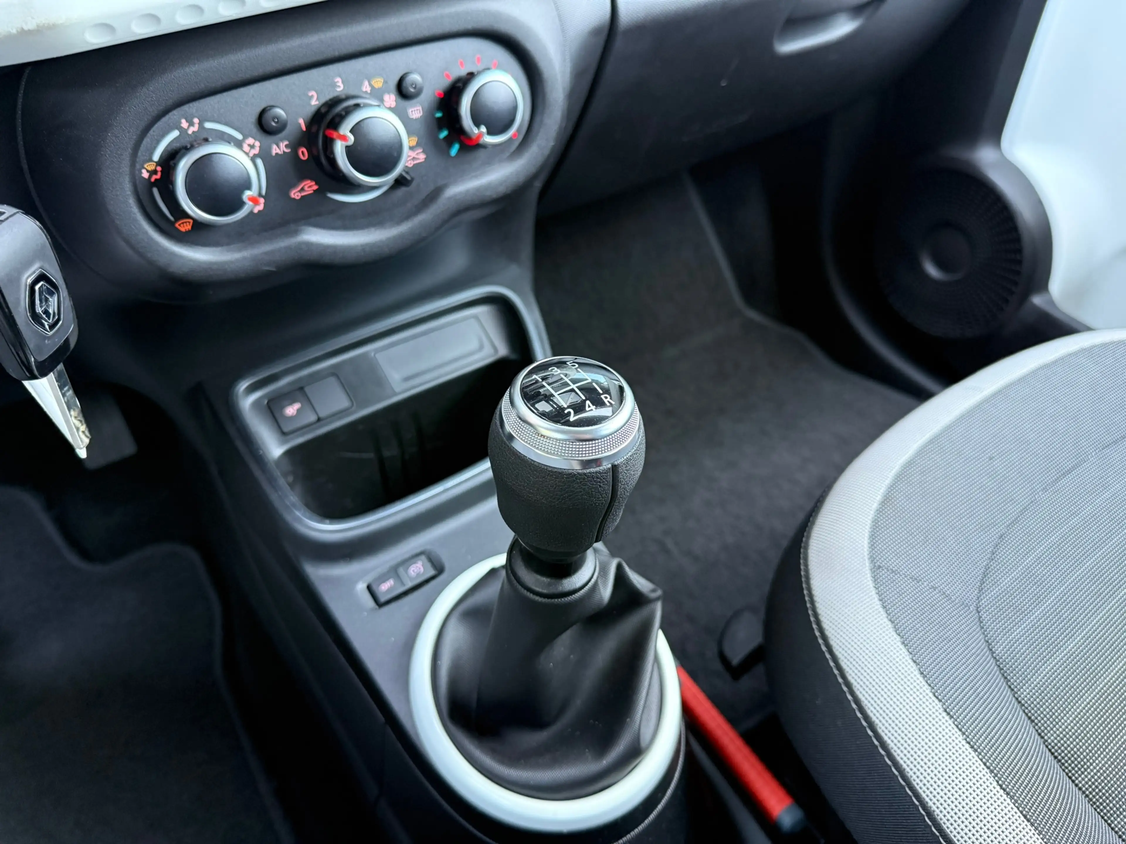 Renault Twingo 1.0 SCe Collection - Airco - Media - Org. NL - lag — photo 34