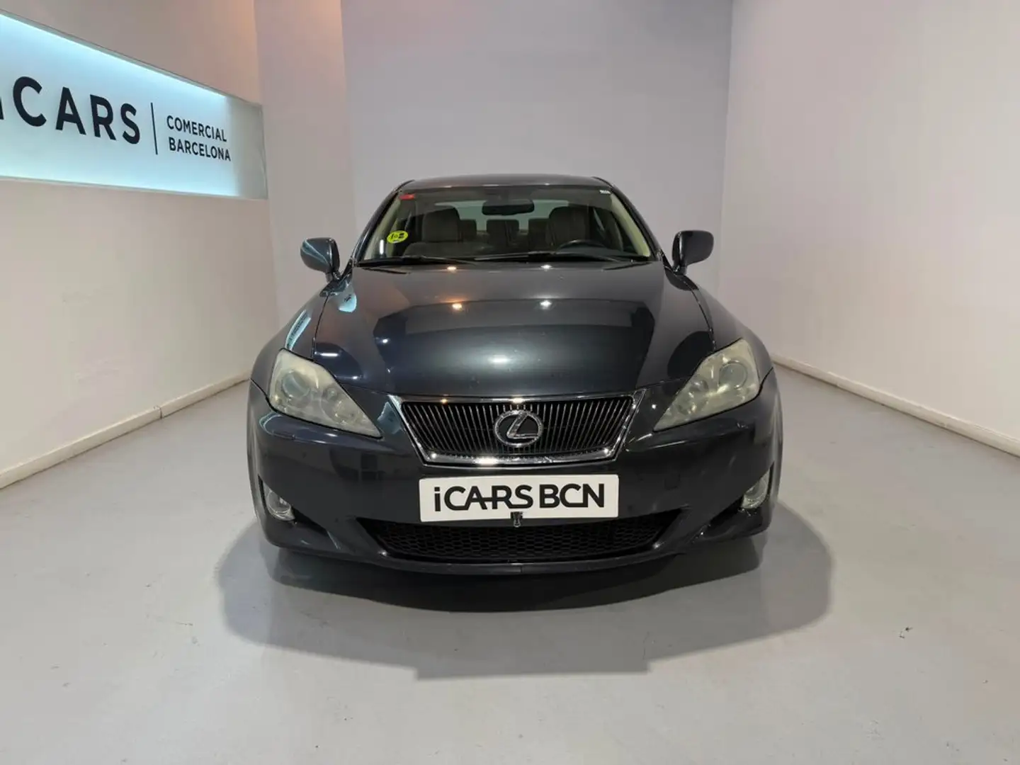 Lexus IS F Luxury Blau - 2