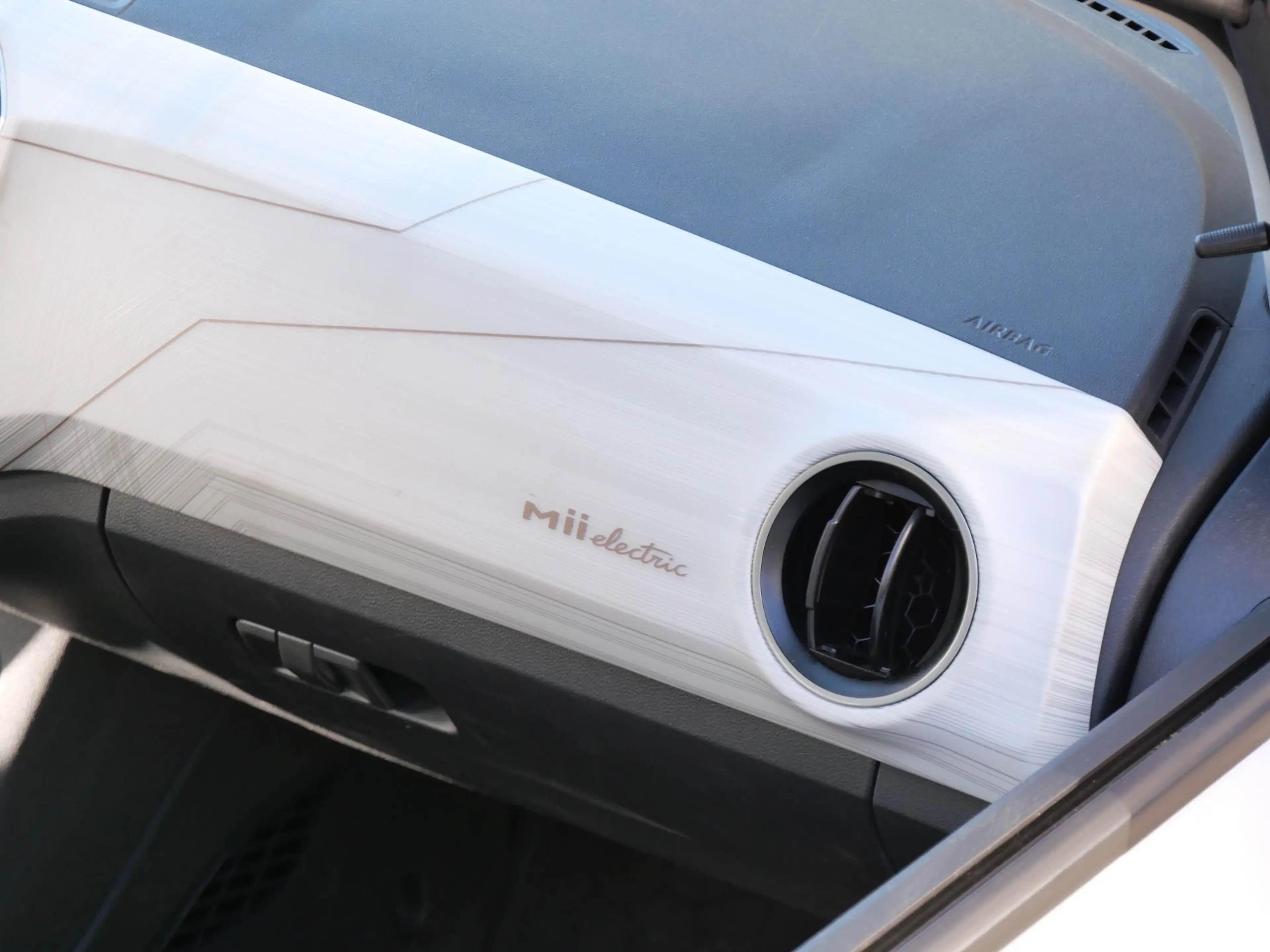 SEAT Mii Electric TECHNOLOGY PACK/ PDC ACHTER/ CRUISE CONTR — photo 10