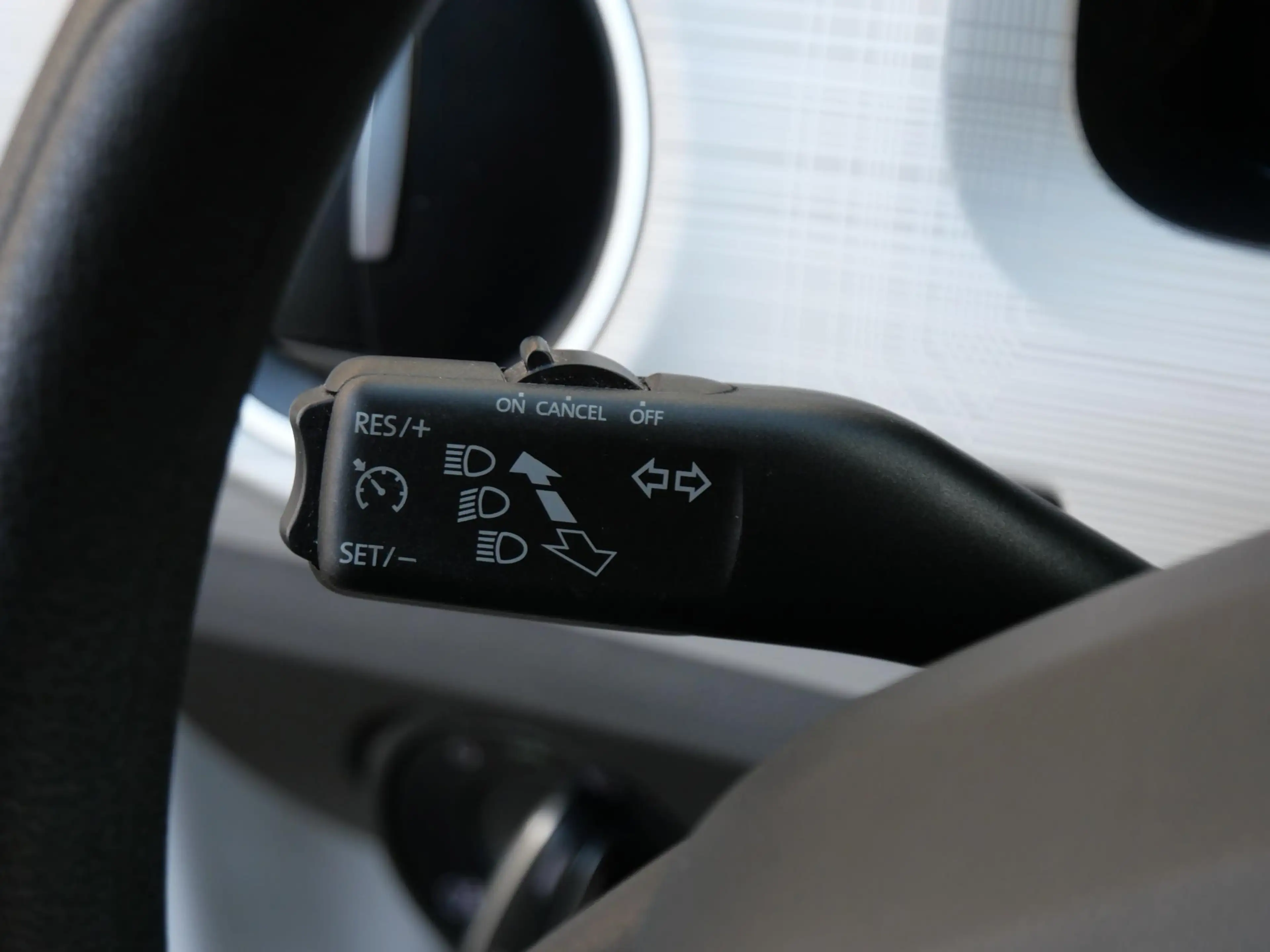SEAT Mii Electric TECHNOLOGY PACK/ PDC ACHTER/ CRUISE CONTR — photo 9