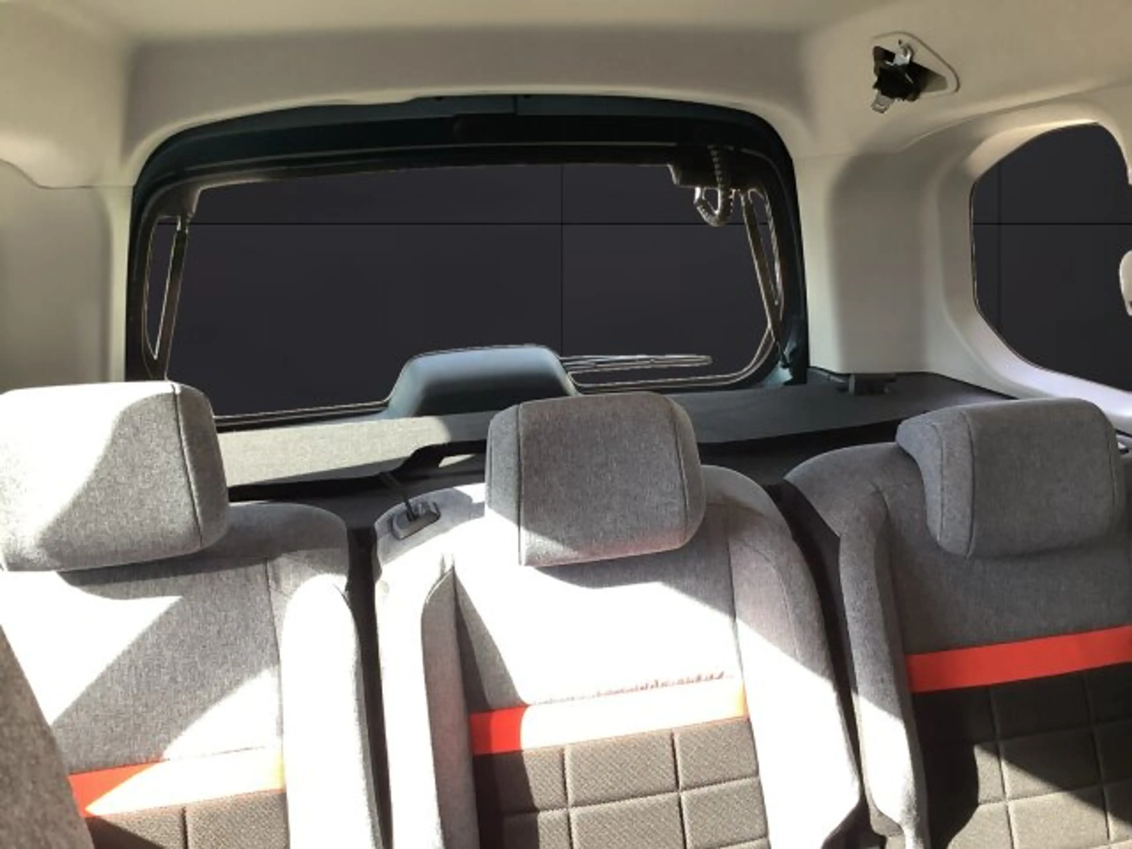 Citroen Berlingo Berlingo M 130 MAX BAR +180°Kamera+NAV+ACC+LHZ+ — photo 12
