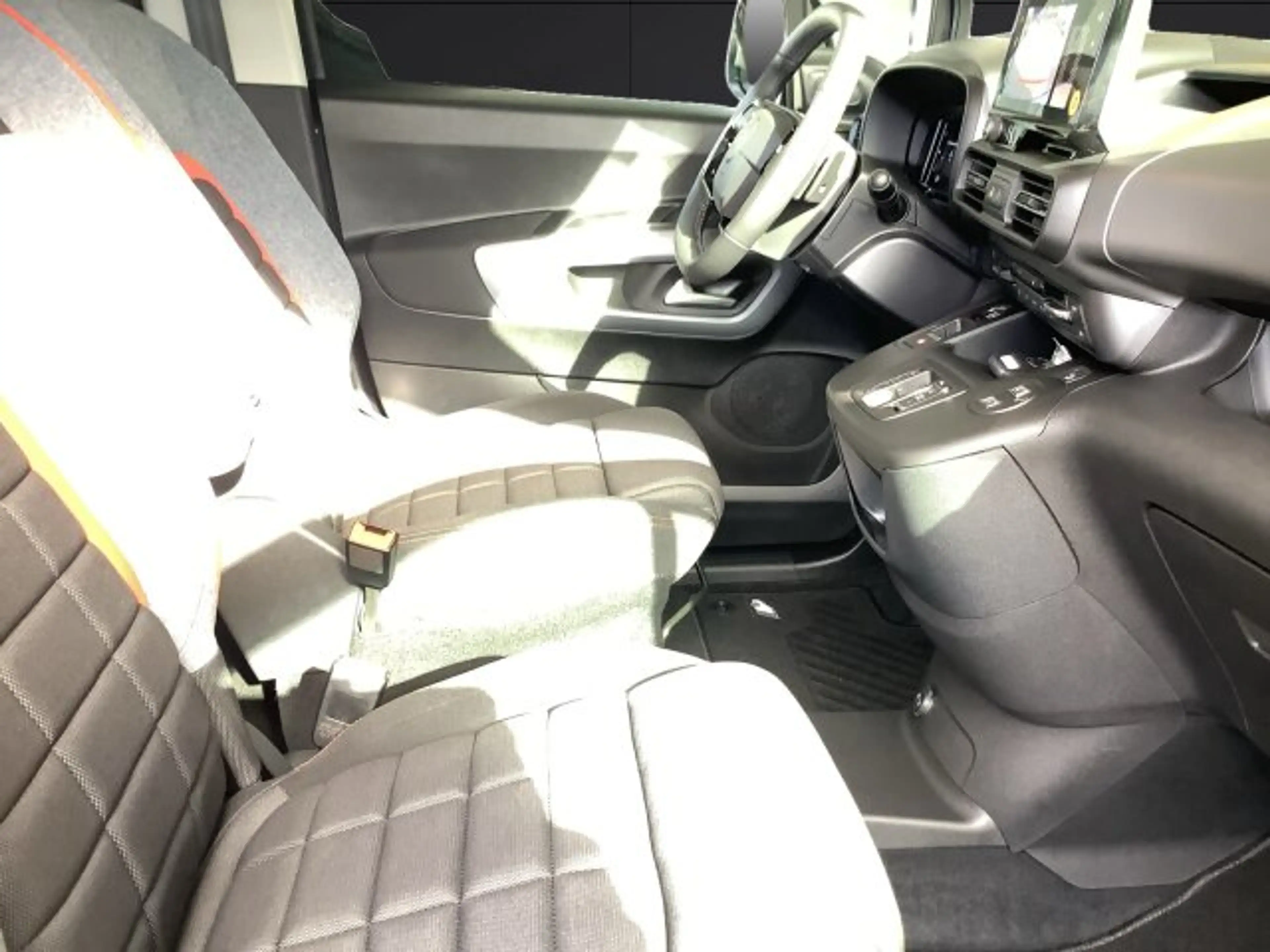 Citroen Berlingo Berlingo M 130 MAX BAR +180°Kamera+NAV+ACC+LHZ+ — photo 10
