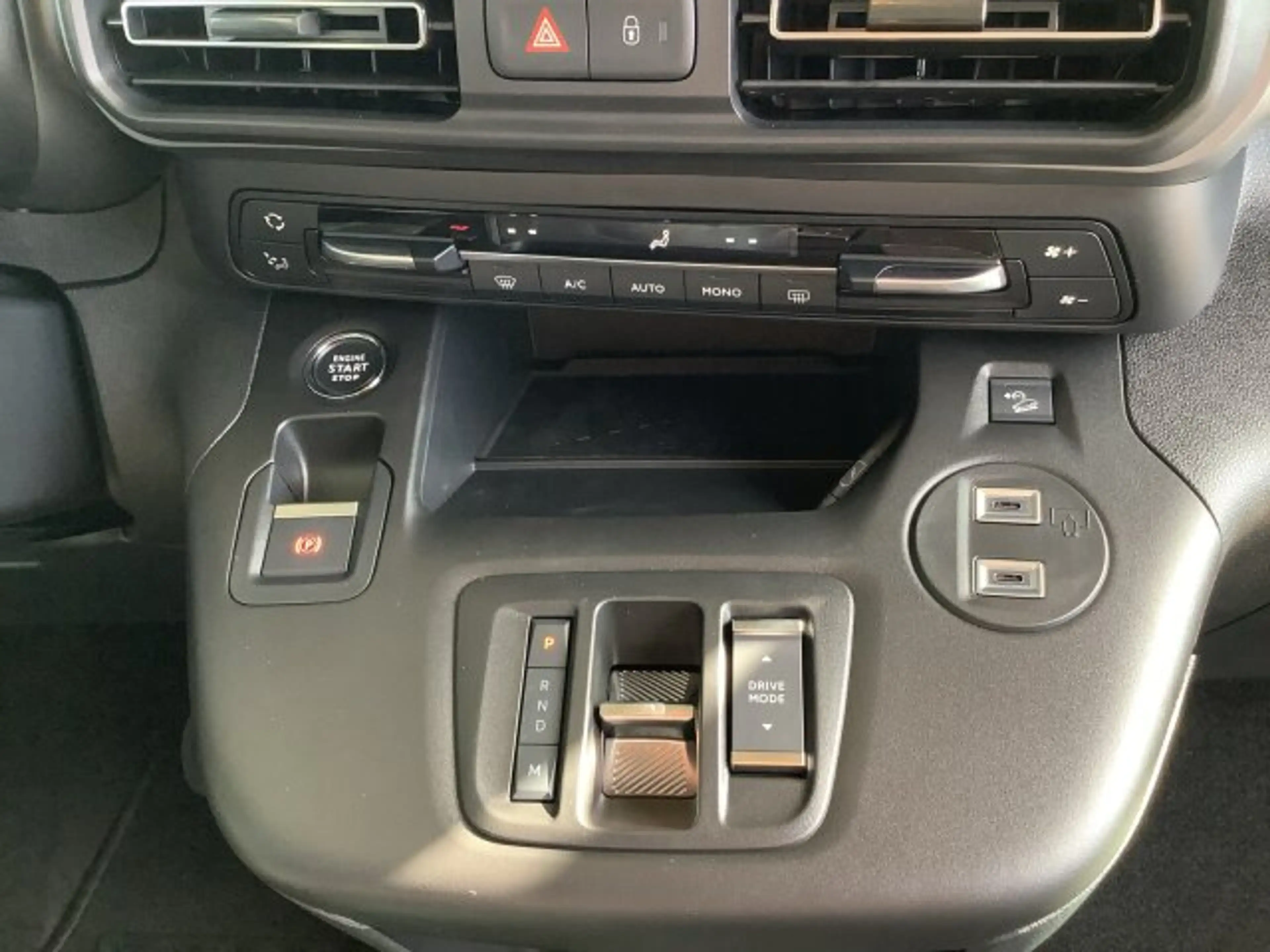 Citroen Berlingo Berlingo M 130 MAX BAR +180°Kamera+NAV+ACC+LHZ+ — photo 14