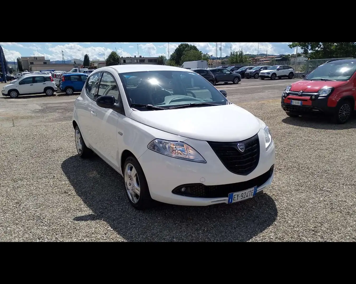 Lancia Ypsilon 3ª serie - Ypsilon 1.3 MJT 16V 95 CV 5 porte S&S E Bianco - 2