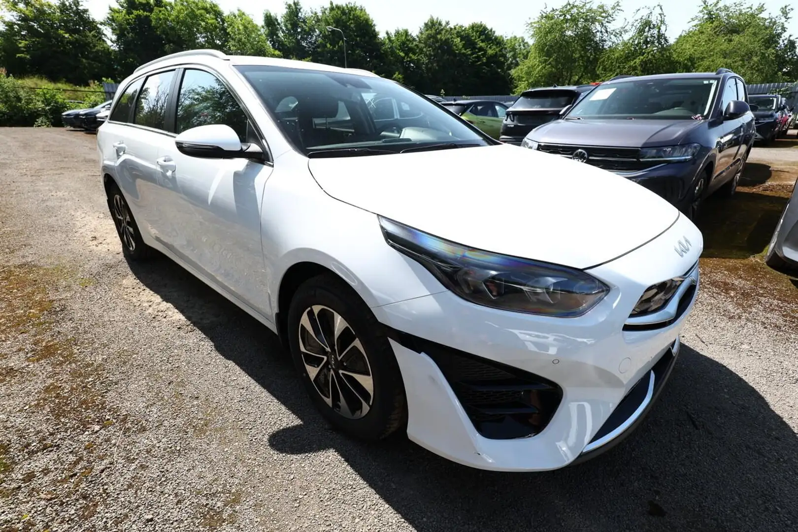 Kia Ceed SW / cee'd SW Sportswagon 1.6 PHEV 140 DCT LED Nav eHk SHZ AC... Weiß - 2