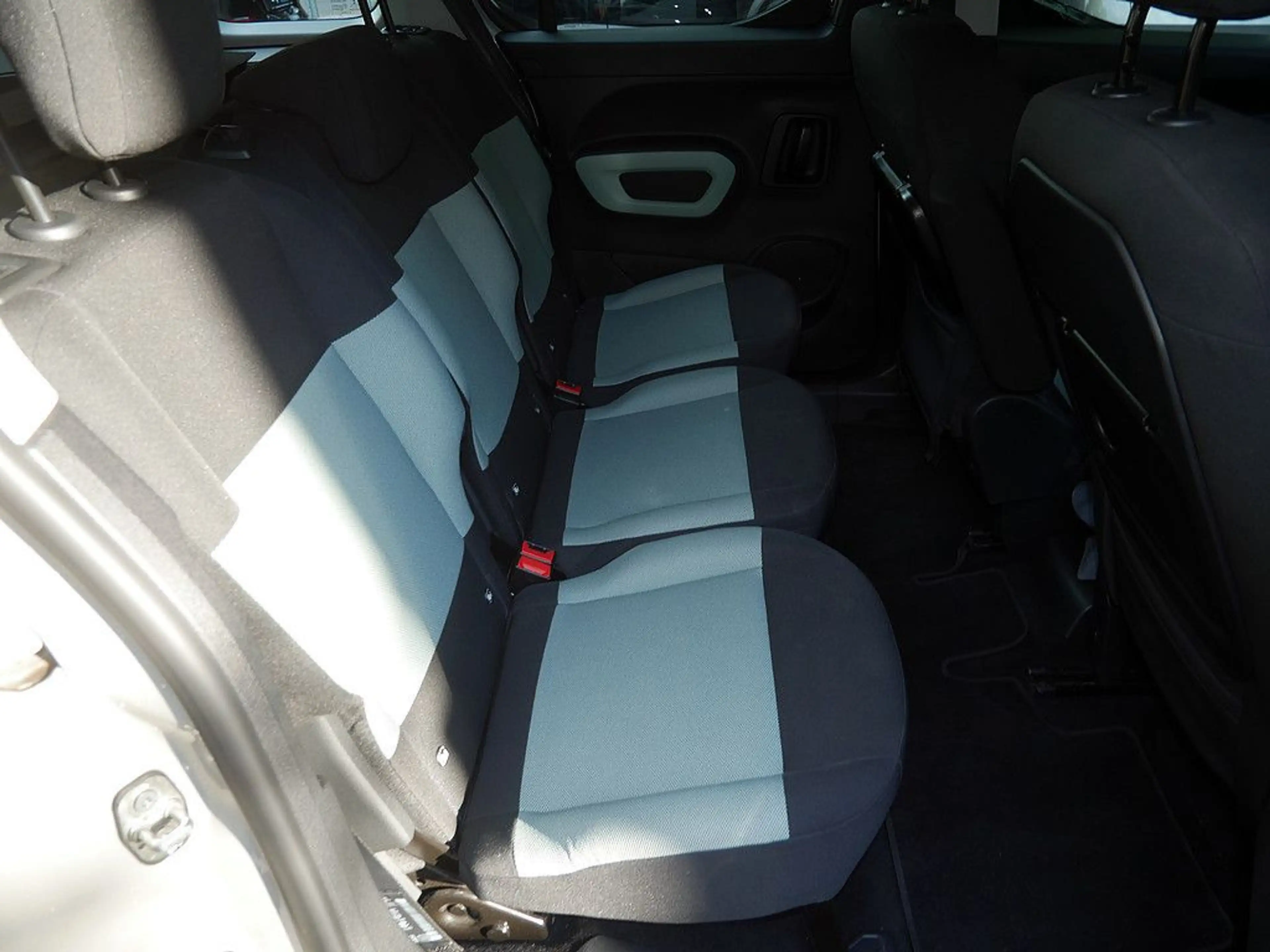 Citroen Berlingo M PureTech 110 Feel KLIMA PDC SHZ AHK — photo 8