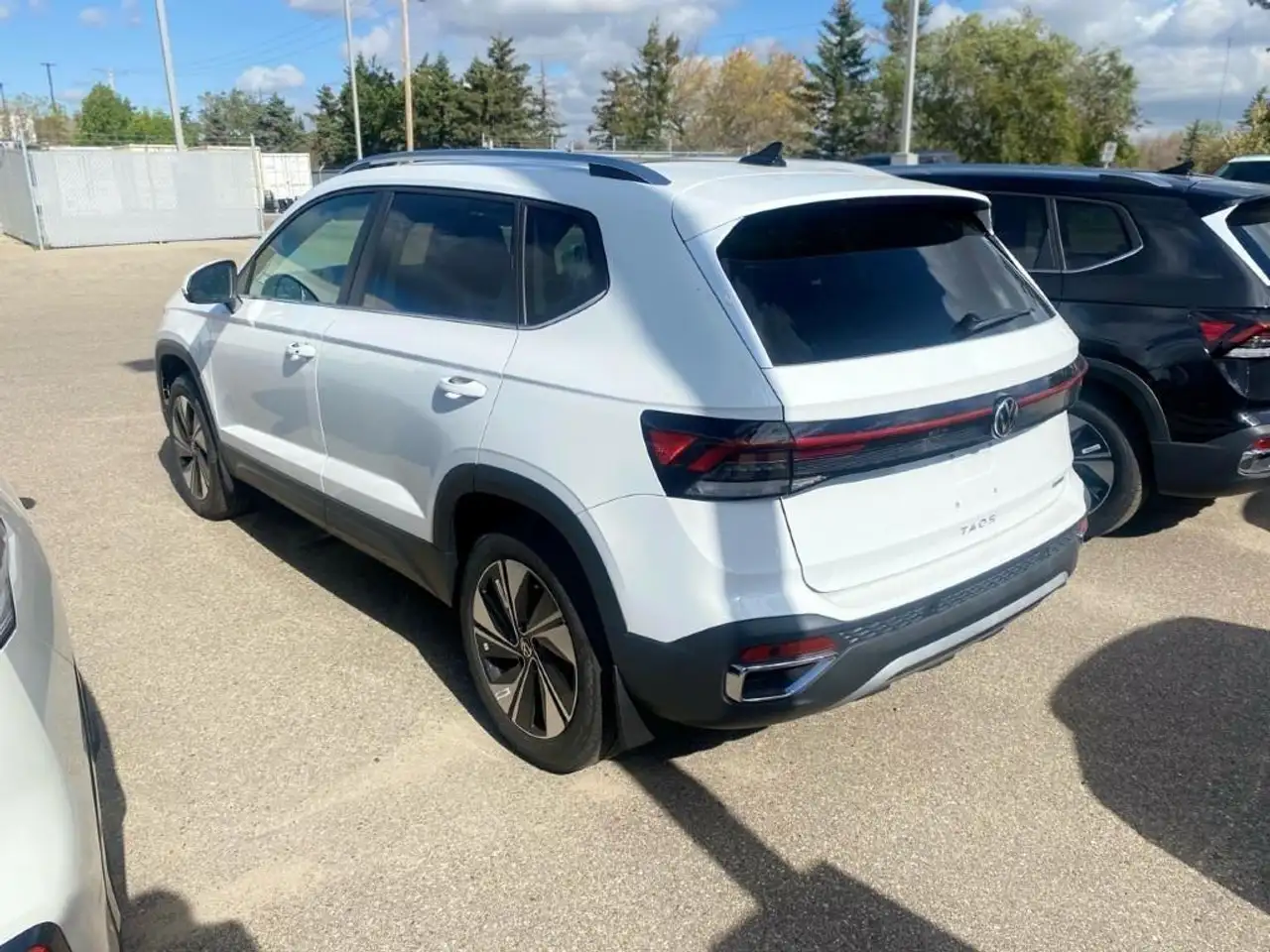 Volkswagen Taos снимка Volkswagen Taos