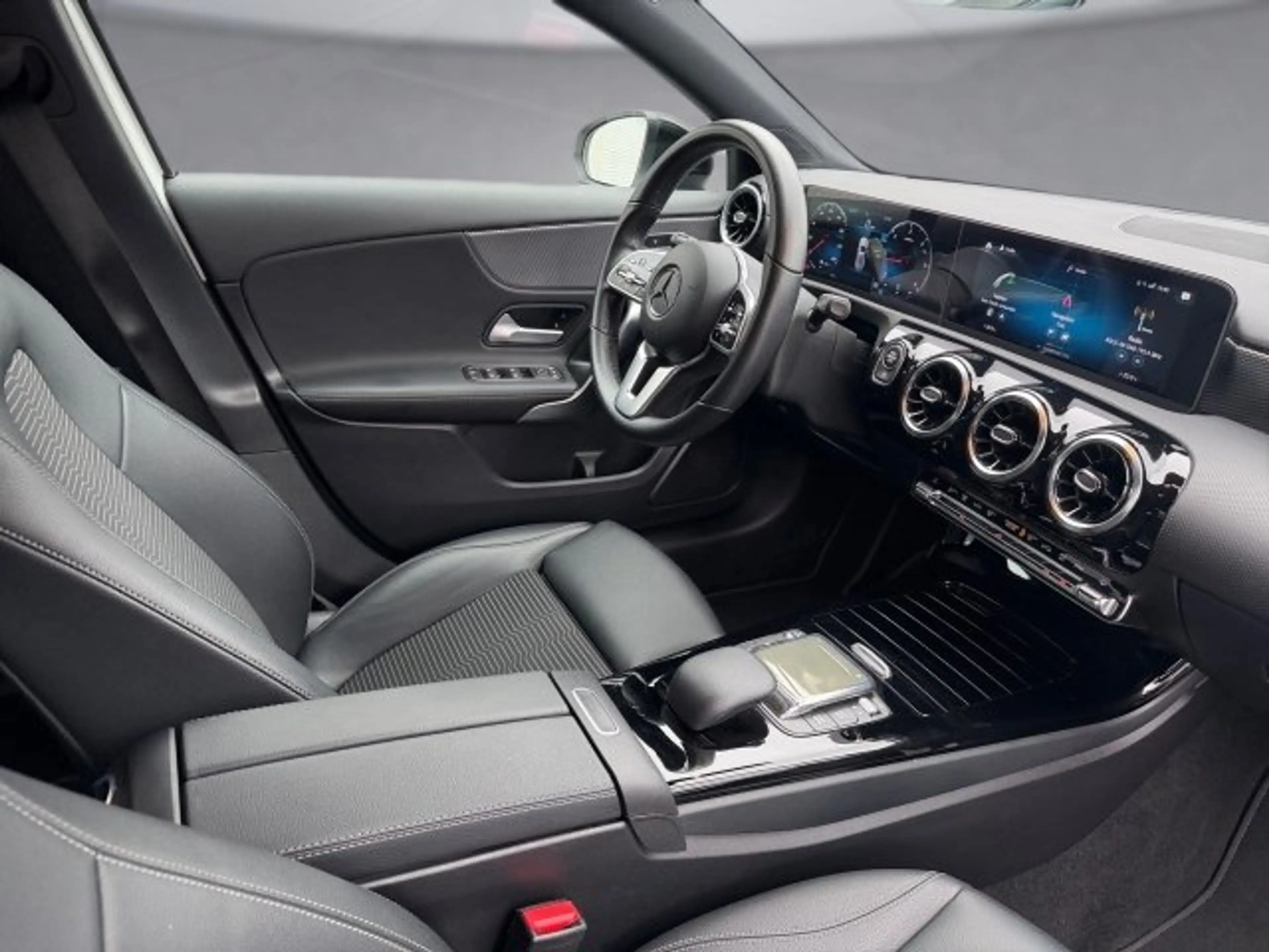 Mercedes-Benz A 180 Aut. — photo 12