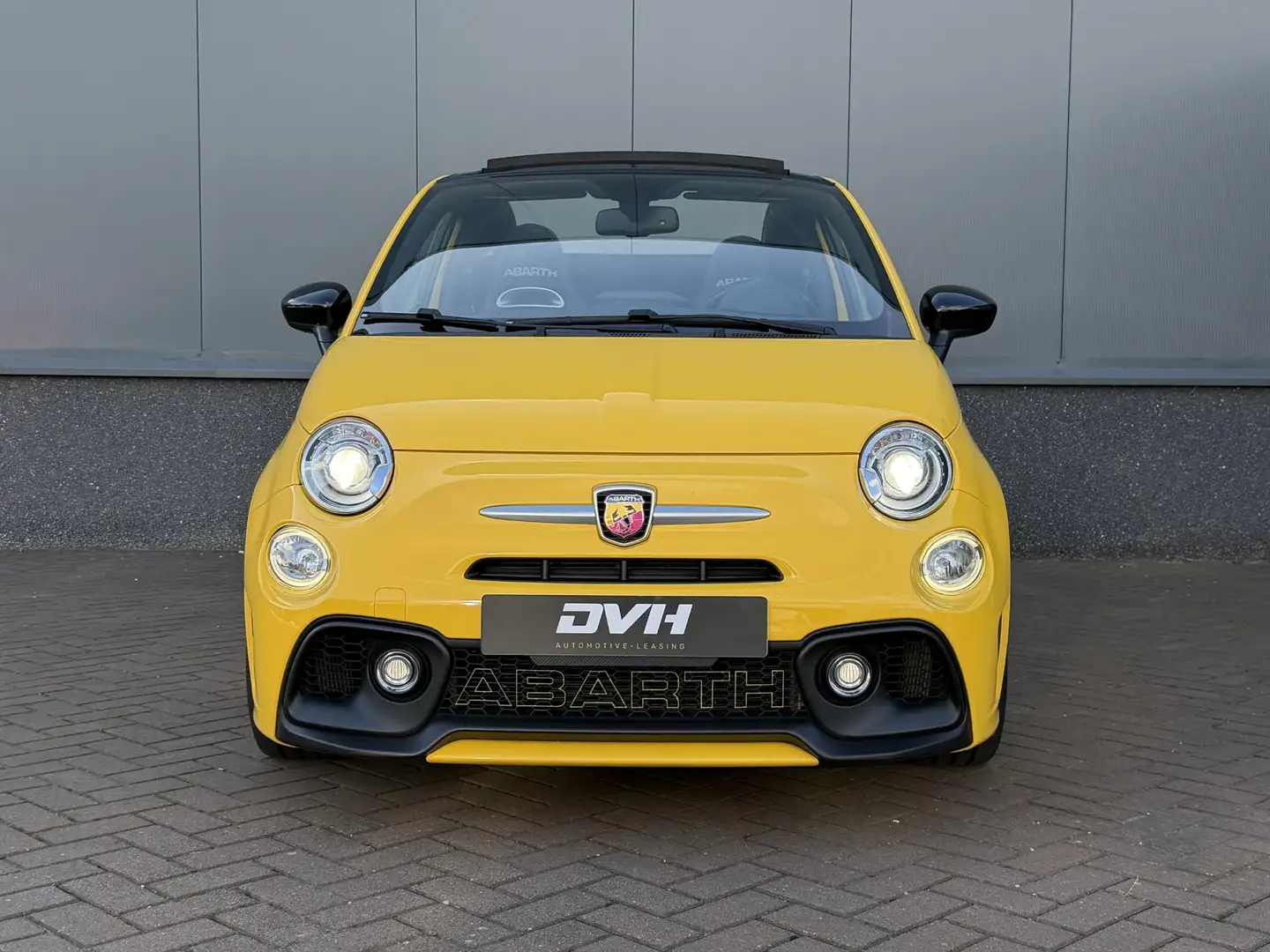 Abarth 595C 1.4 T-Jet 165pk Turismo BEATS | BI-XENON | CARBON Geel - 2